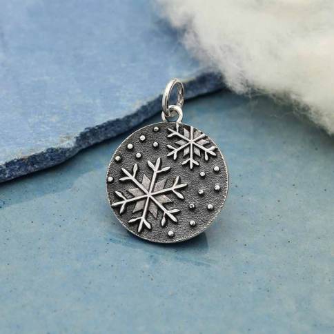 Snowflake Charms (5pcs) (13mm x 18mm / Tibetan Silver) Christmas Metal Findings Pendant Bracelet Earrings Zipper Pulls Keychains CHM290