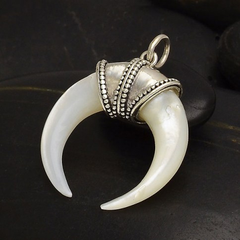 Mother of Pearl Carved Full Moon Face Coin 20mm