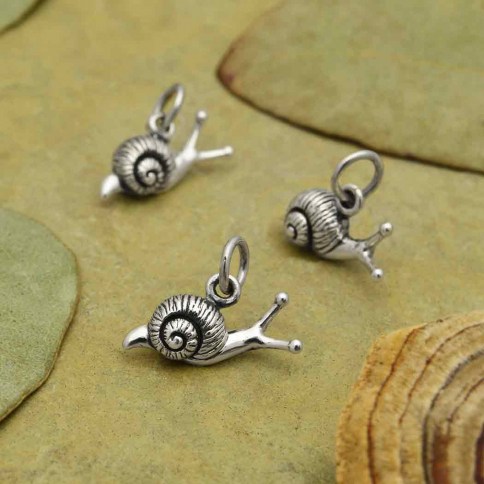 Praying Mantis buying Charm, Animal Charm, Praying Mantis Pendant, Spirit Animal Jewelry, Animal Jewelry, Sterling Silver Charms